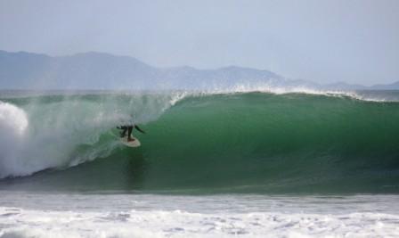 Surfing Playa Maderas