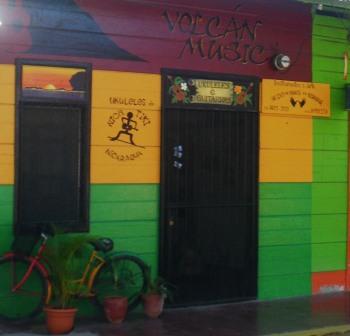 Volcan Music, guitars and ukuleles San Juan del Sur